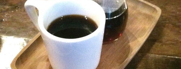 Intelligentsia Coffee & Tea is one of Lieux qui ont plu à Mike.