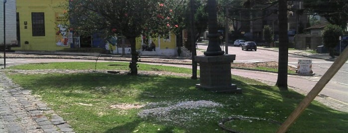 Largo Anibal G. Carneiro is one of CWB - Praças & Largos.