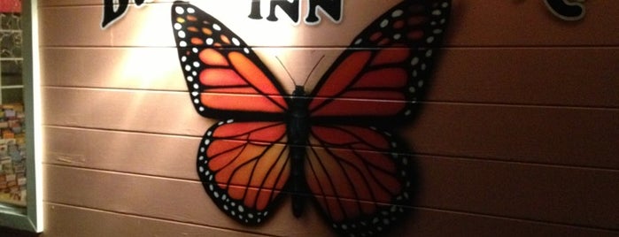 Butterfly Grove Inn is one of Posti che sono piaciuti a Jean-Sébastien.