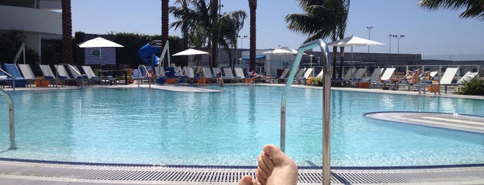 Hilton Bayfront Pool is one of Orte, die Lisa gefallen.