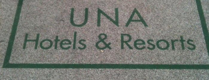 UNA Hotel Mediterraneo is one of สถานที่ที่ Figen ถูกใจ.