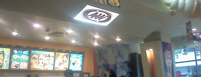 A&W Resto Supermall is one of Sukabumi, where the foods are the best :9.