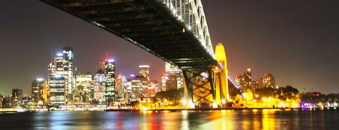Sydney Harbour Bridge is one of Day trip syd.