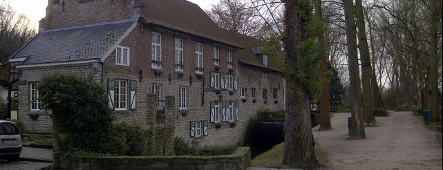 Le Moulin de Lindekemale is one of Stockel.