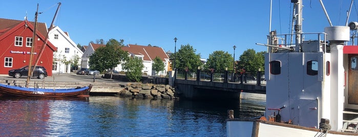 Farsund gjestehavn is one of Outside the US.