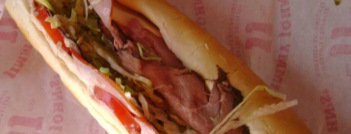 Jimmy John's is one of Lugares favoritos de Peter.