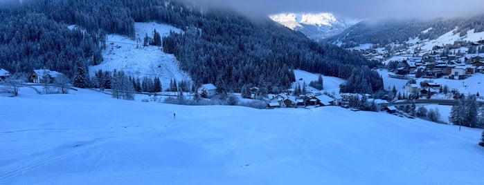 La Villa is one of Ski & Chalet.