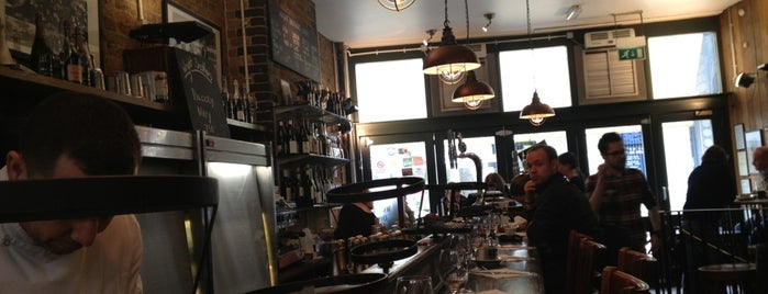 Wright Brothers Oyster & Porter House is one of Gabriela 님이 저장한 장소.