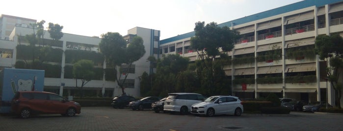 Yishun Town Secondary School is one of Regular Check-in.