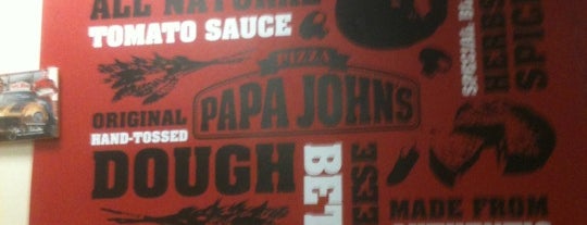 Papa John's Pizza is one of Chester'in Beğendiği Mekanlar.