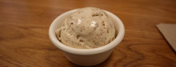 Buckets Ice Cream is one of 604 Food Crawl.