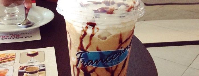 Fran's Café - Mundo Plaza is one of สถานที่ที่ Luciana ถูกใจ.