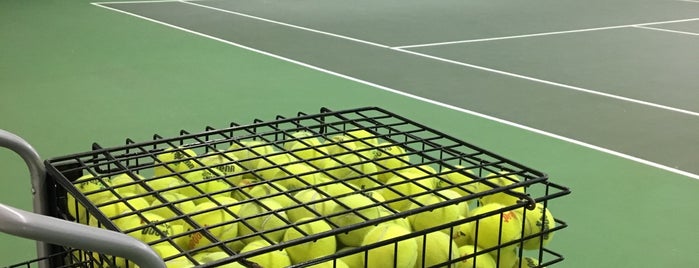Portland Tennis Center is one of Locais salvos de Dannon.
