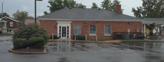 St. Louis Community Credit Union - Southtown is one of JB : понравившиеся места.