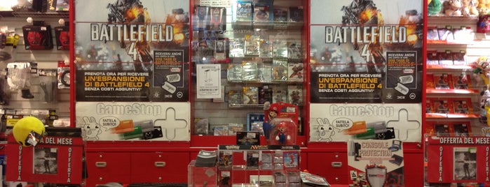 GameStop is one of Albertoさんのお気に入りスポット.