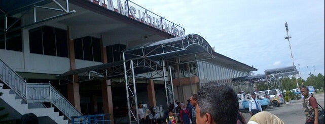 Bandar Udara Internasional Syamsudin Noor (BDJ) is one of Airport.