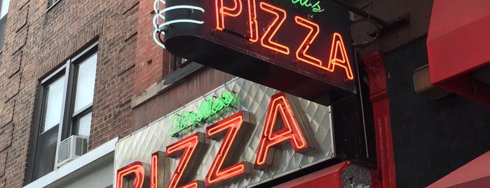 Stella's Pizza is one of To-Try: Chelsea Restaurants.