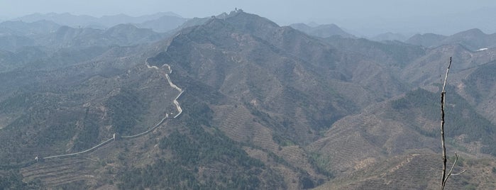 The Great Wall at Simatai (West) is one of 司马台金凤民俗饭庄.