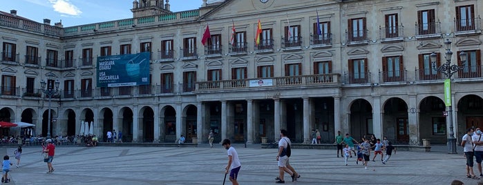 Ayuntamiento de Vitoria-Gasteiz is one of Vitoria.