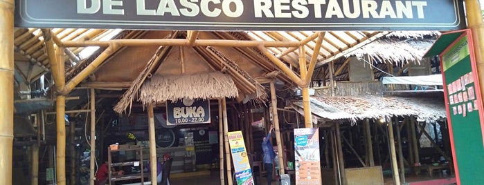 Dé Lasco Restaurant is one of Tempat yang Disukai Chloe.