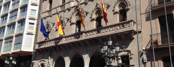 Raval de Montserrat is one of Places castelleres de nou.