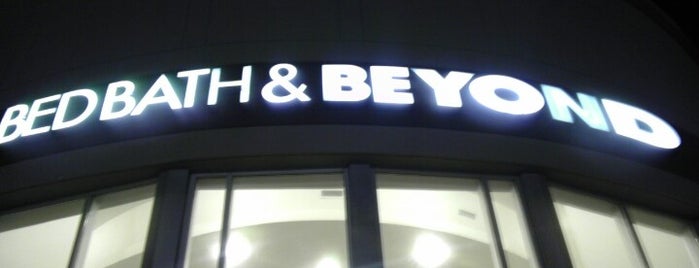 Bed Bath & Beyond is one of Orte, die James gefallen.