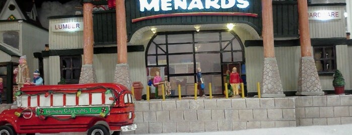 Menards is one of Locais curtidos por Jen.