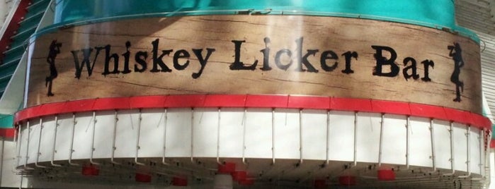 Whiskey Licker Bar is one of สถานที่ที่ Matthew ถูกใจ.