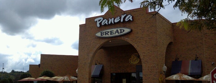 Panera Bread is one of Lugares favoritos de Pam Rhoades.