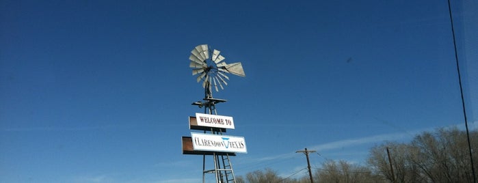 Clarendon, TX is one of Lieux qui ont plu à Eve.