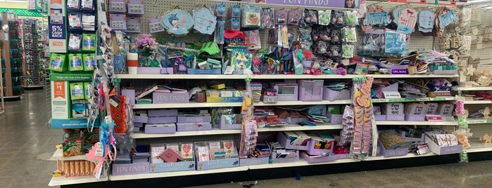 Dollar Tree is one of Gildaさんのお気に入りスポット.