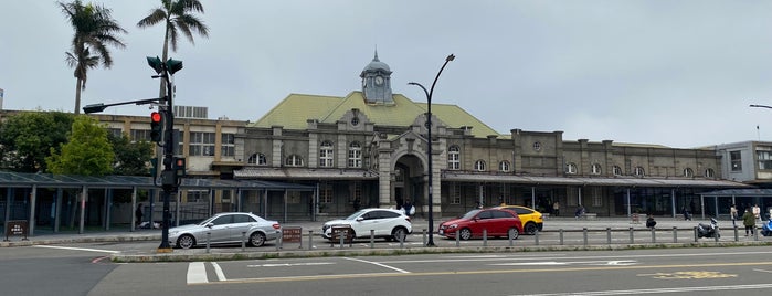 TRA Hsinchu Station is one of 臺鐵火車站01.