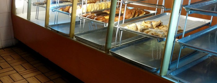 Royal Donut is one of Lugares guardados de squeasel.