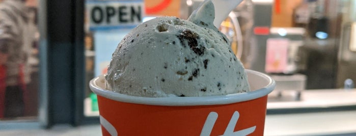 Smitten Ice Cream is one of Lugares favoritos de Jeff.