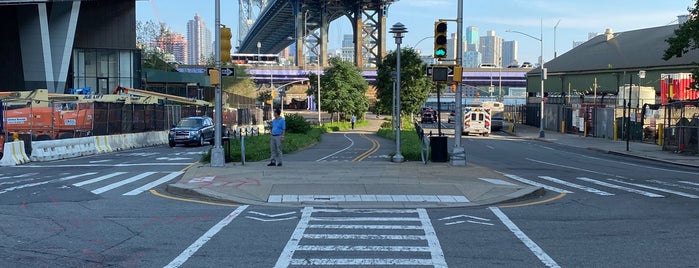 Manhattan Bridge North Plaque is one of NEW YORK GEZİ #2 🗽.