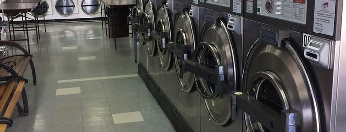 Laundry Time is one of Kristinさんのお気に入りスポット.