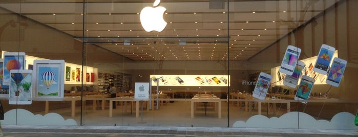Apple Rundle Place is one of Apple Stores.