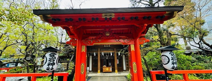 丹塗りの門 is one of 神社_東京都.
