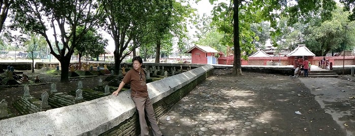 Makam Ki Buyut Trusmi is one of Cirebon Historical Sites.