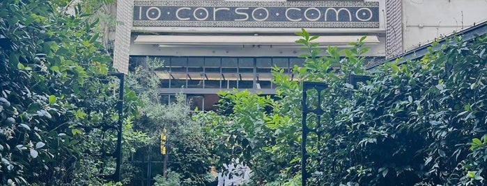 10 Corso Como Café is one of Tempat yang Disukai Hajar.