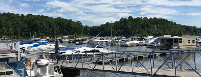 Rollingview Marina is one of Life Jacket Loaner Sites: South East.
