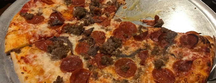 Oceanside Pizza is one of Sam : понравившиеся места.