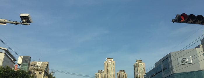 들안길네거리 is one of 대구광역시의 교차로.