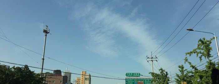 성당네거리 is one of 대구광역시의 교차로.