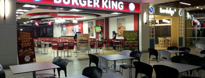 Burger King is one of bulunduğum yerler.