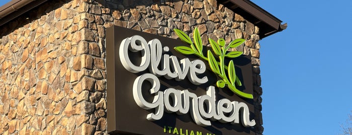 Olive Garden is one of The 15 Best Places for Chicken in Branson.