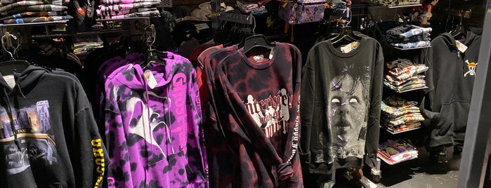 Hot Topic is one of Shopping!.