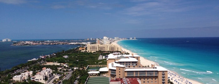 Secrets The Vine Cancún is one of Lugares favoritos de Jennifer.