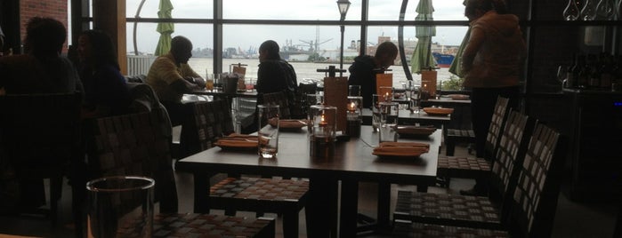 Waterfront Kitchen is one of Melisa 님이 저장한 장소.