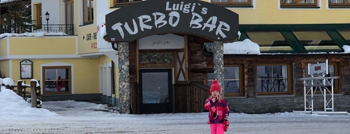 Luigi's Turbobar is one of สถานที่ที่ Dennis ถูกใจ.